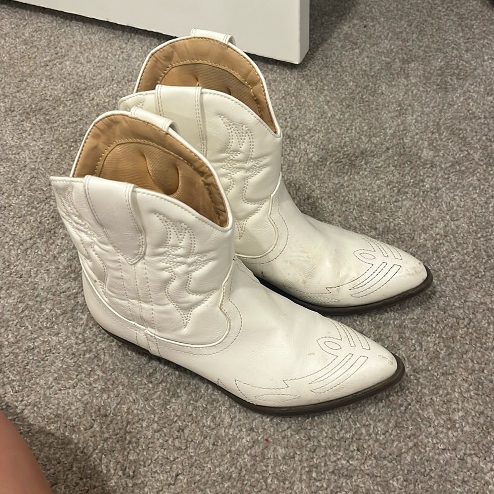 White cowgirl booties